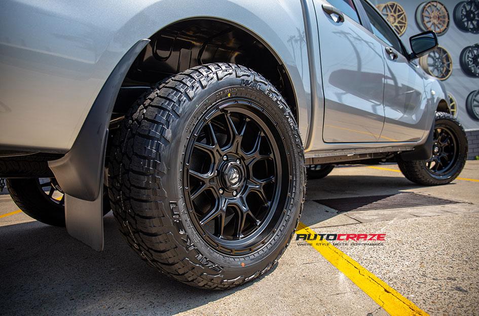 MAZDA BT 50 TECH MATTE BLACK